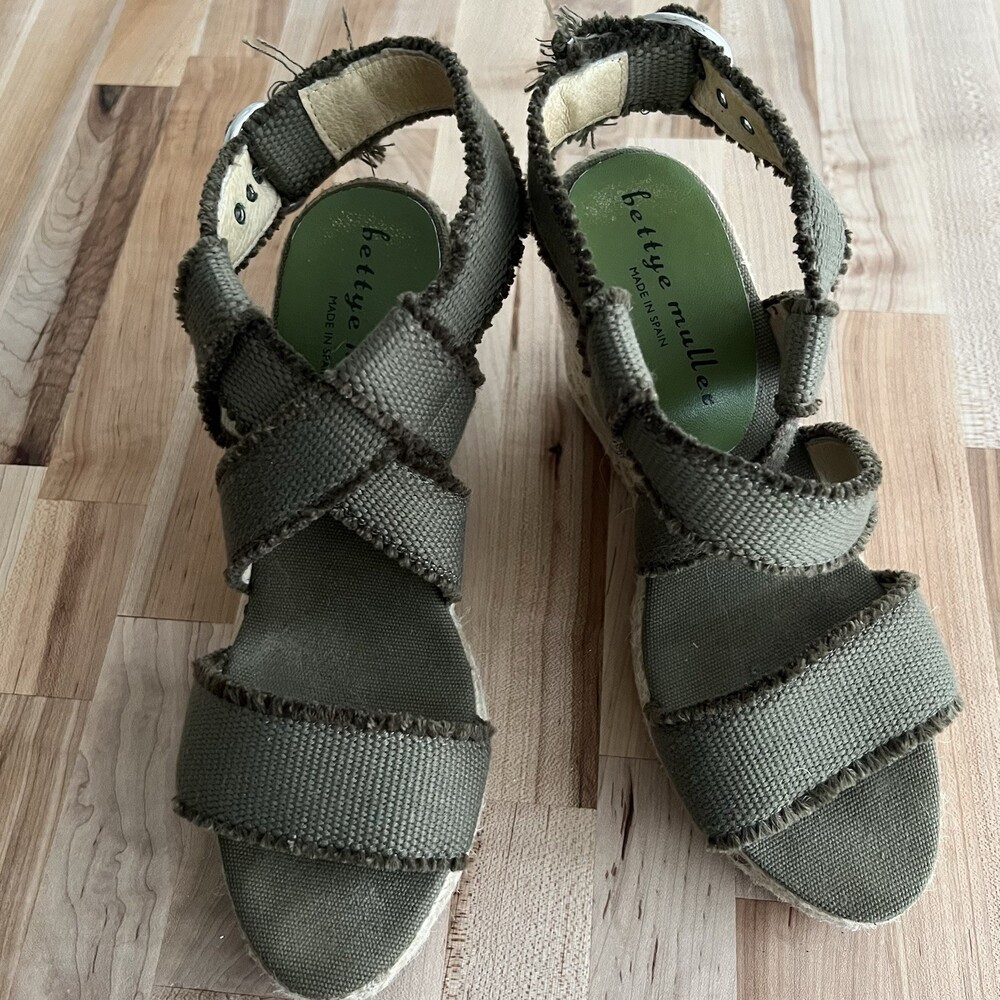 Bettye Muller Espadrilles Wedge Sandals Army Green Webbing Silver Buckle EU 38